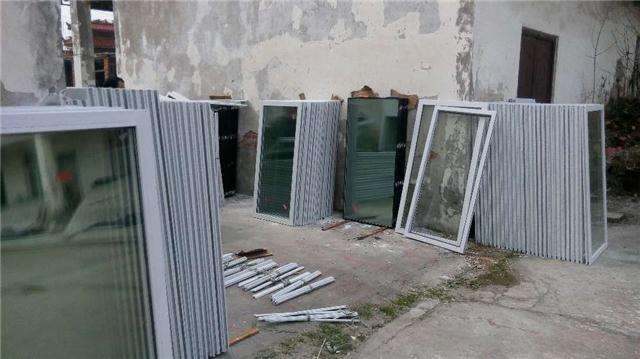 枝江市长丰塑料门窗厂专业生产塑钢门窗型材和门窗定制加工,可为广大